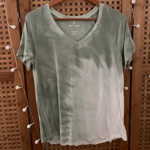 american eagle t-shirt